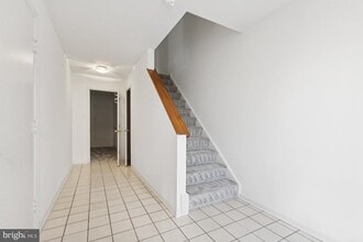 Building Photo - 3804 Vermont Ct