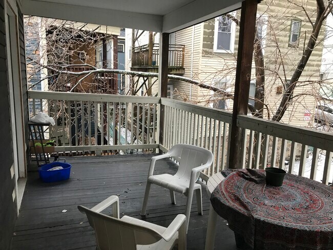 Foto del edificio - 180 Hillside St