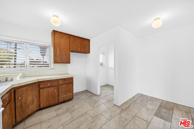 Foto del edificio - 304 E 95th St