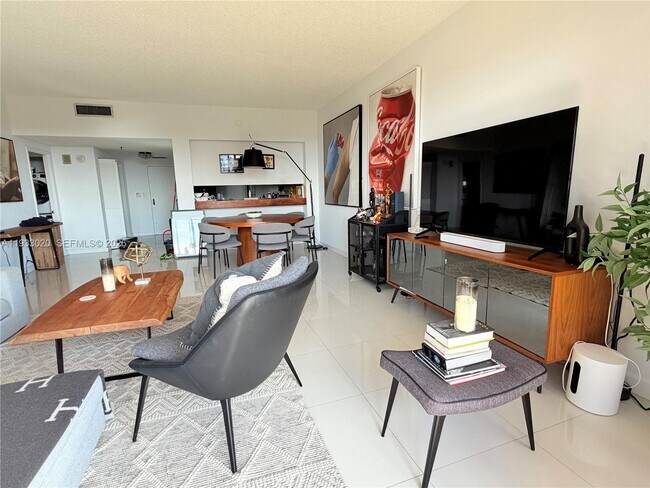 Building Photo - 201 Crandon Blvd