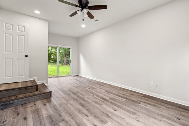 Building Photo - 371 El Paso Dr