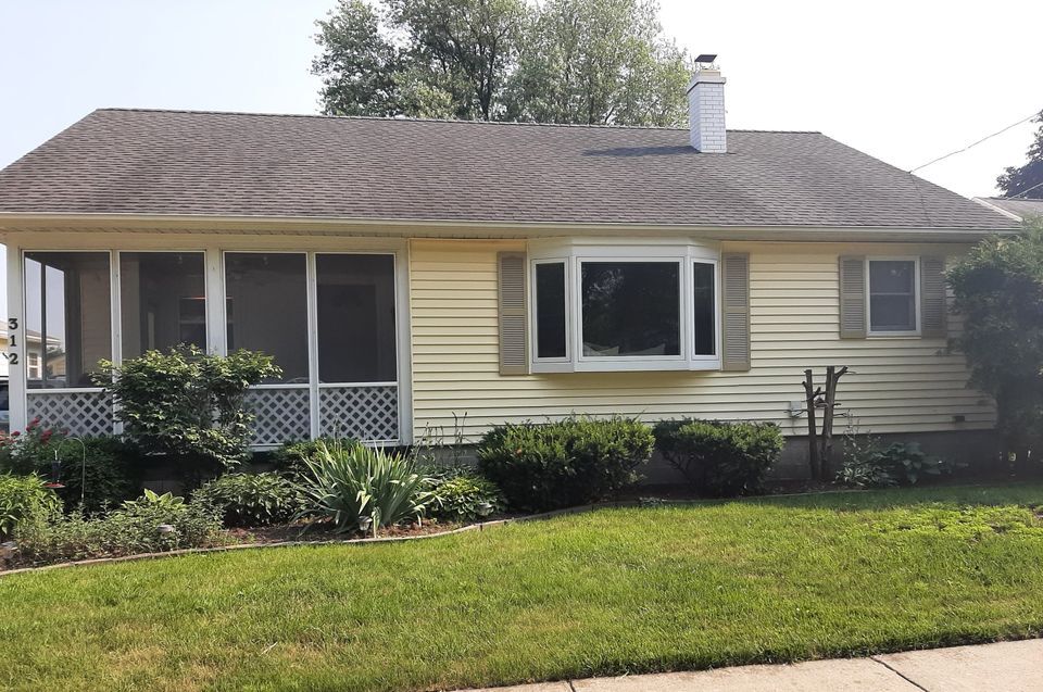 312 E Lincoln St, Sycamore, IL 60178 House for Rent in Sycamore, IL