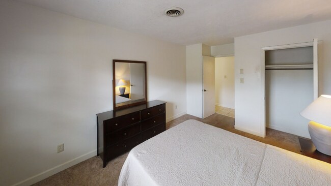 Foto del edificio - 245 Crabapple Cir