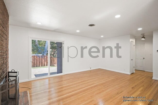 Building Photo - 1296 Albina Ave