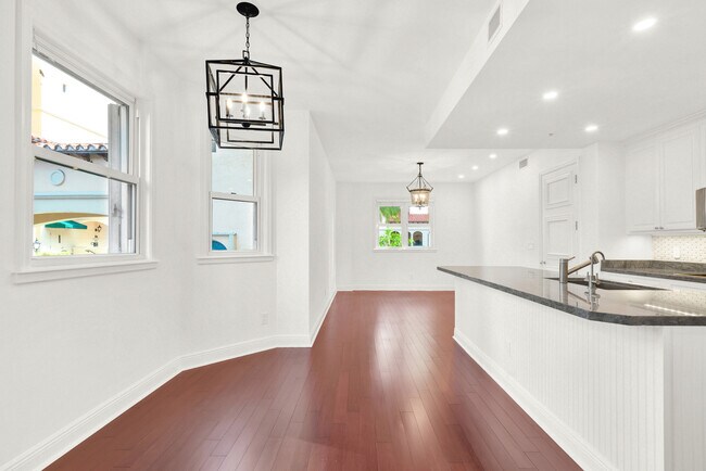 Foto del edificio - 13631 Deering Bay Dr