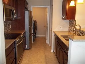 Foto del edificio - 15120 Lenox Dr