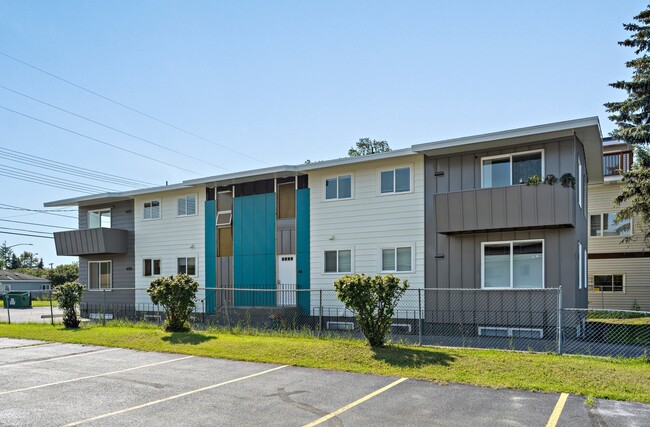 Building Photo - 210 E 11th Ave