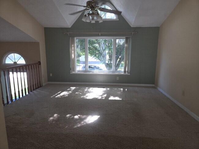 Foto del edificio - "Spacious 4-Bedroom Gem with Finished Basement in Walkersville - Ideal Family Living!"