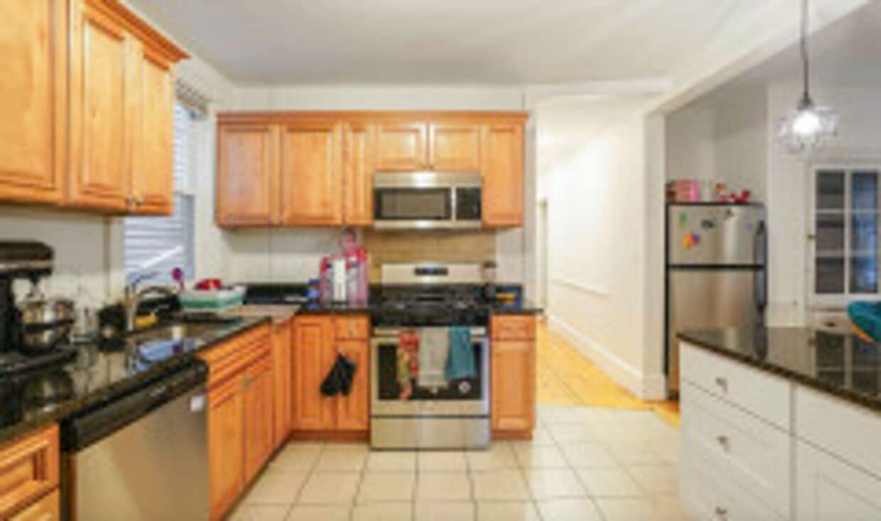 Huge, Beautiful, Fully Renovated Mission Hill 6 Bed/2 Bath on Sachem St for Sept 1st, 2026 - Huge, Beautiful, Fully Renovated Mission Hill 6 Bed/2 Bath on Sachem St for Sept 1st, 2026