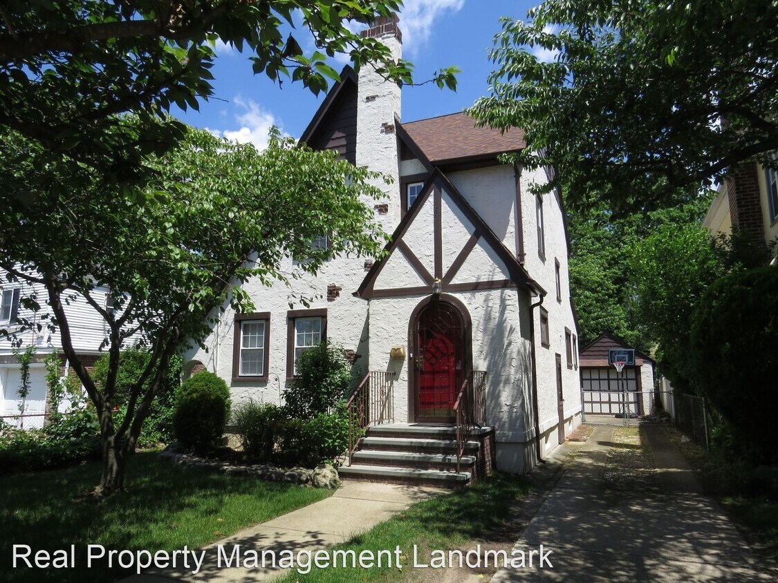 Foto principal - 3 br, 1.5 bath House - 183 Rider Avenue