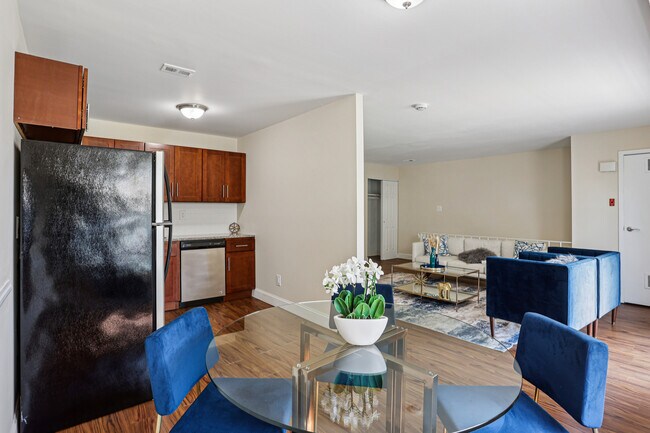 Building Photo - The Village of Pennbrook Apartments