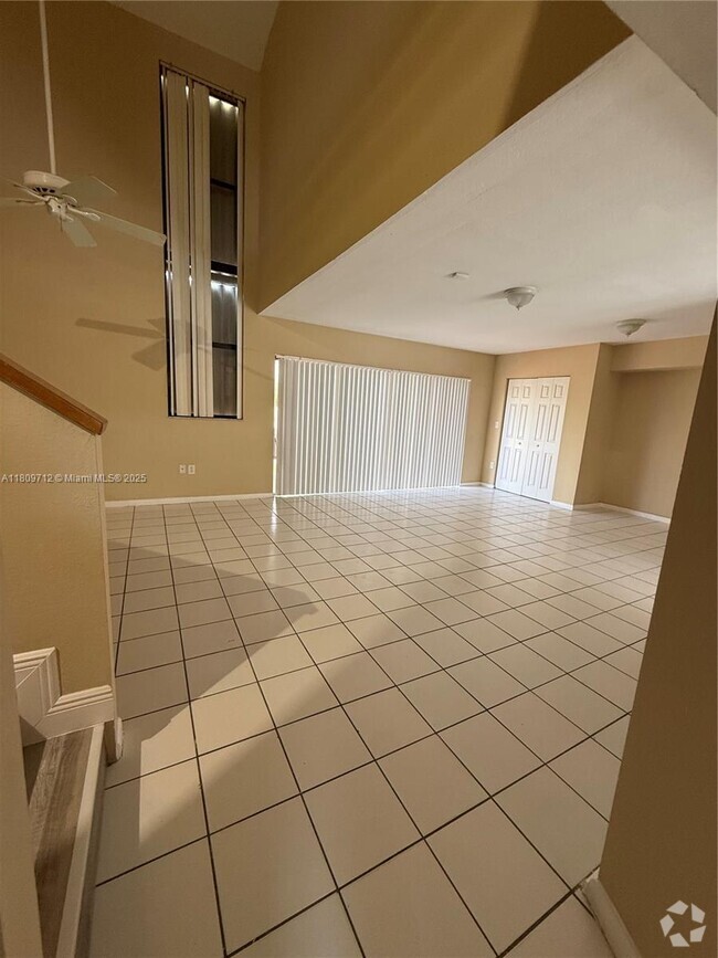 Building Photo - 3208 San Remo Cir