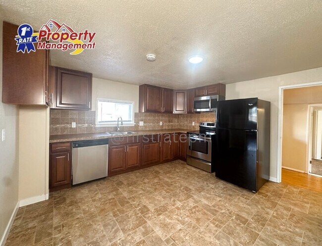 Building Photo - 5 S Owyhee St