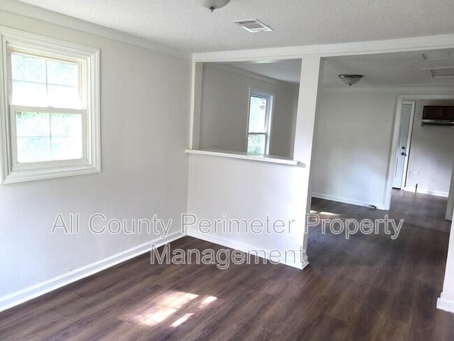 Building Photo - 3716 Piedmont Dr