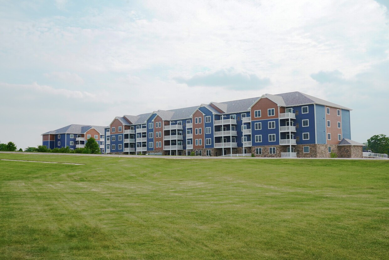 Foto principal - Falcon Ridge Apartments