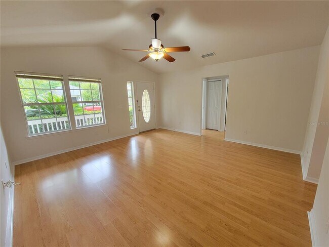 Foto del edificio - 3745 NW 27th St