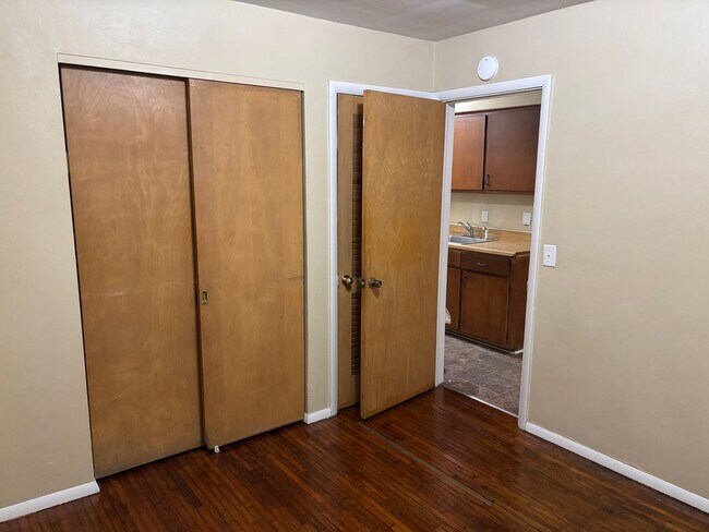 Foto del edificio - 375 S Detroit Ave