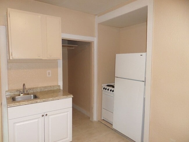 Foto del edificio - 317 N Highland Ave