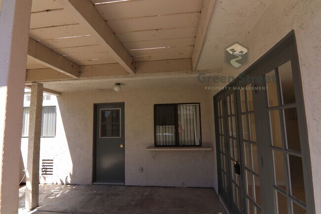Foto del edificio - 3843 Camino Lindo
