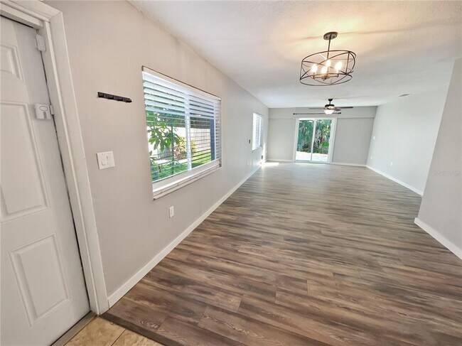 Building Photo - 1706 Azalea Ct