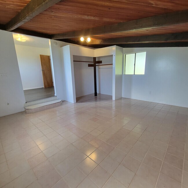Foto del edificio - 15-1662-1662 Paradise Dr