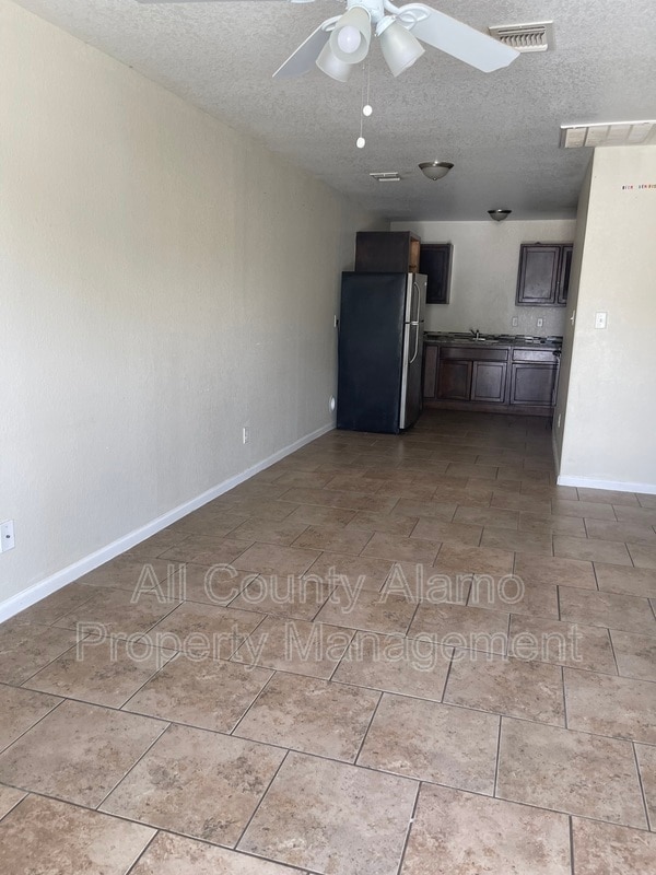 Foto del edificio - 11110 Baywood St