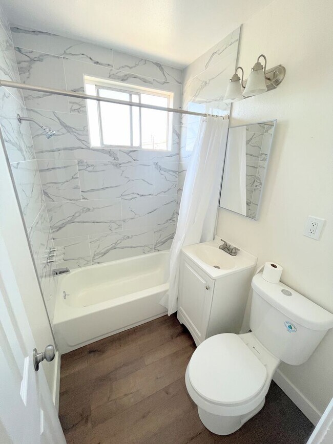 Building Photo - Completely updated 1bd/1ba within distance...
