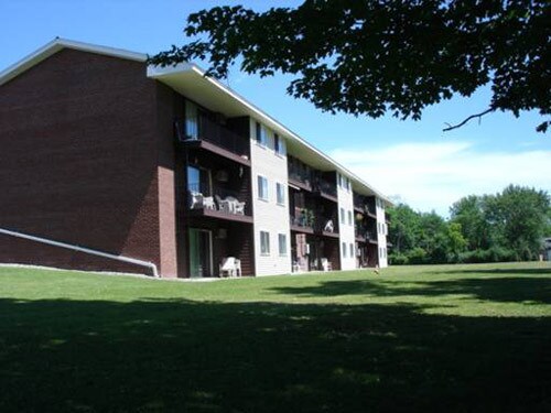 Primary Photo - 16 N East Ave