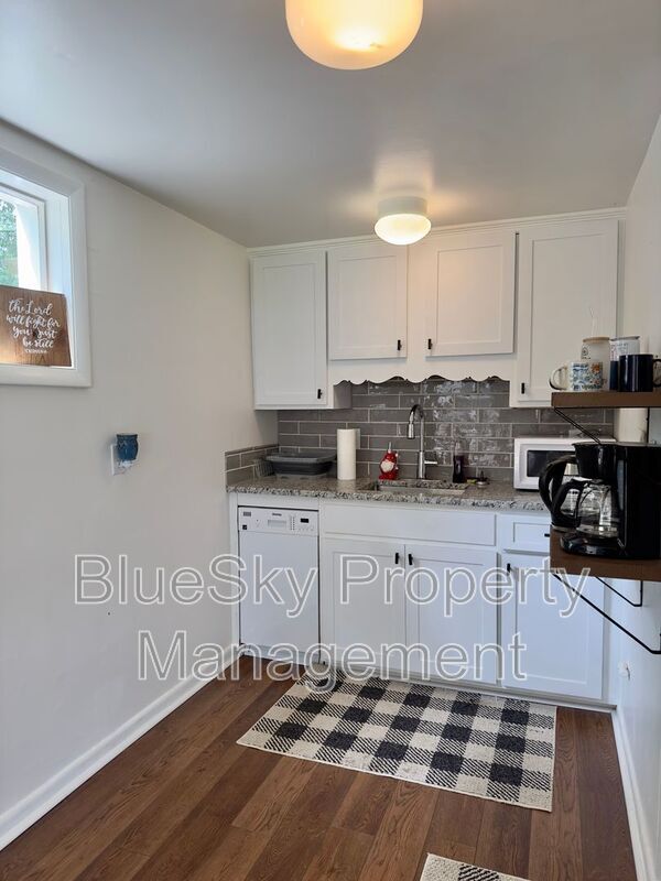 Foto del edificio - 104 Stratford Court