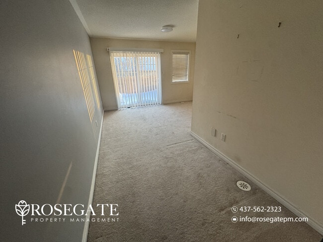 Building Photo - Spacious 3+1 Bedroom Freehold Townhouse with Garage & Fenced Backyard in Brampton