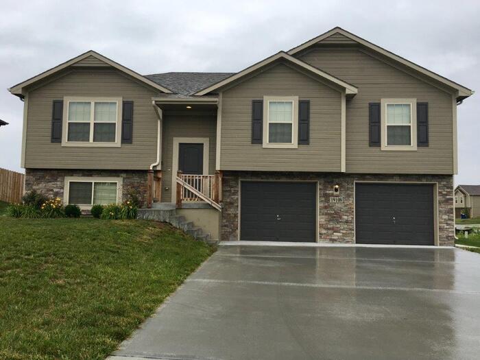 Foto principal - 19108 Switchgrass Dr