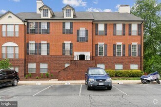 Building Photo - 660 Gateway Dr SE