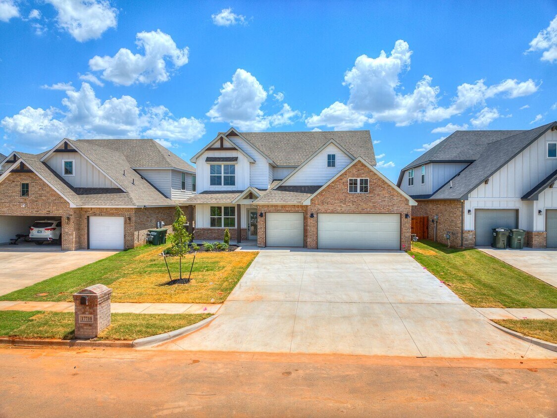 Primary Photo - Stunning Brand New Build + Deerk Creek Sch...