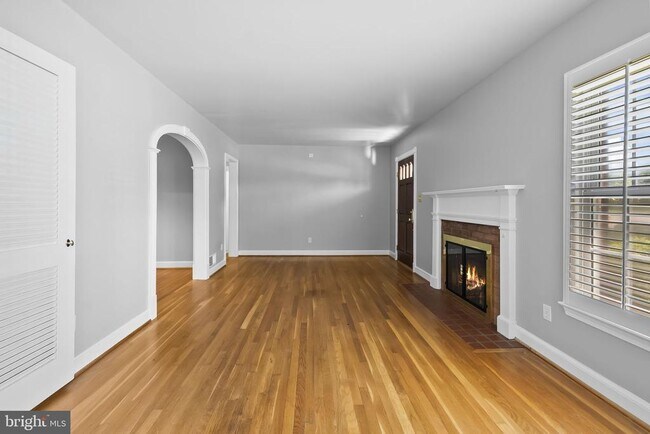 Building Photo - 9112 Grist Mill Rd