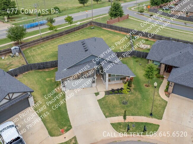 Foto del edificio - 477 Compass Dr