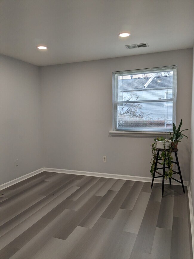 Foto del edificio - 9457 Ashton Rd