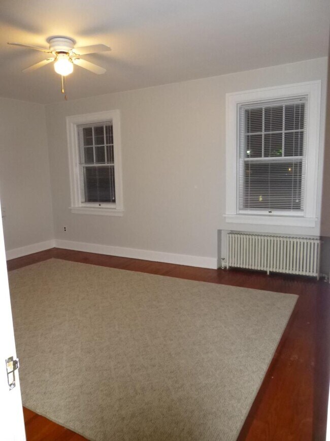 Living room 2 - 34 W Areba Ave