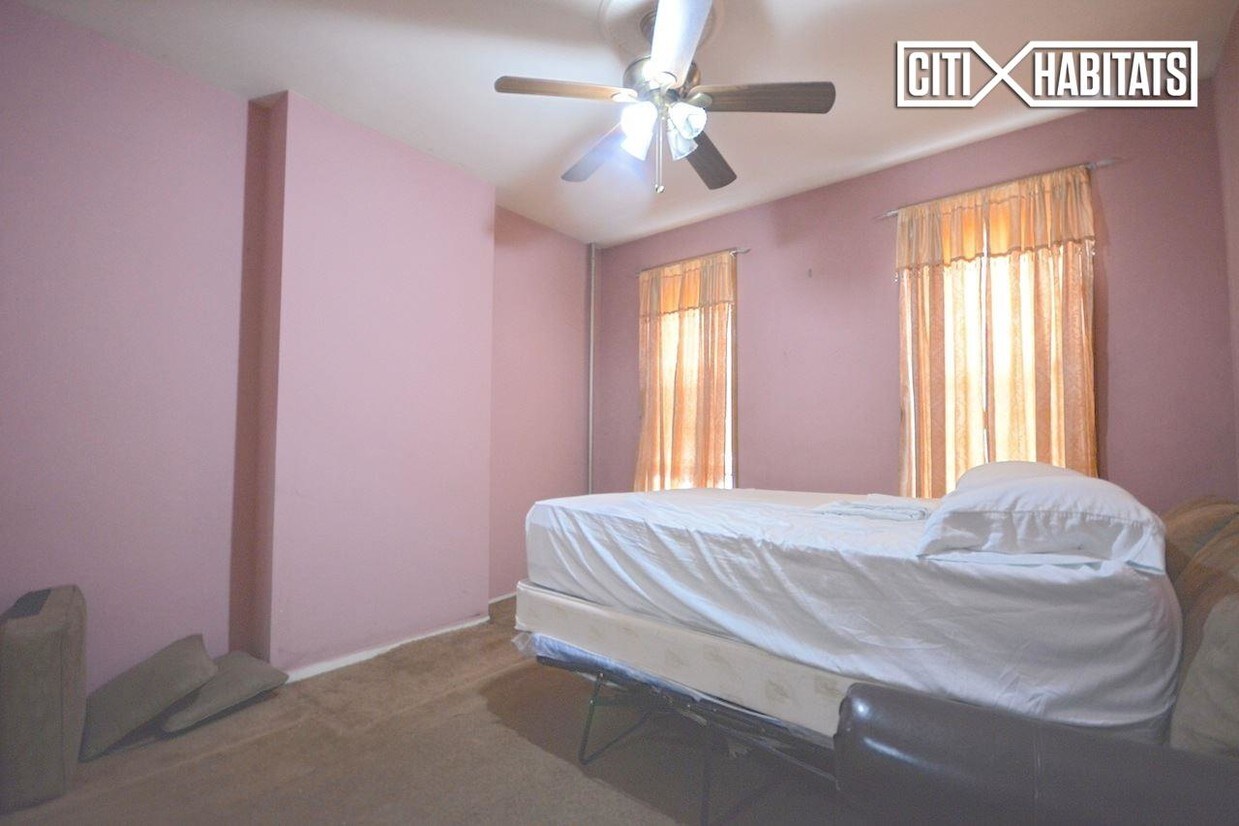 Foto del edificio - 2329 Bedford Ave