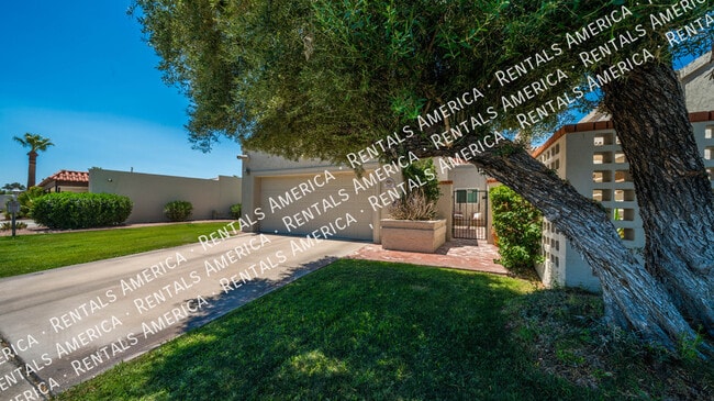 Building Photo - 7645 E Sandalwood Dr