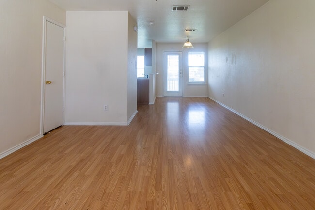 Building Photo - 5710 Greengate Dr
