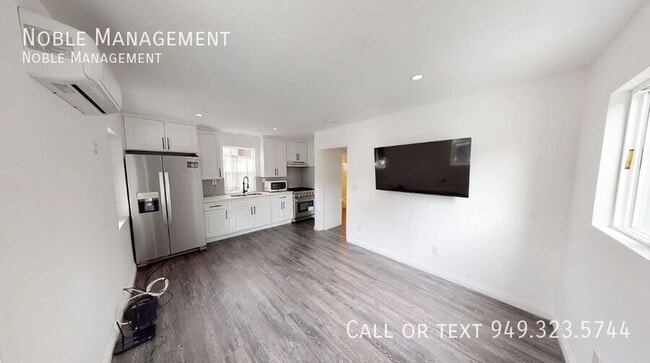 Building Photo - 3629 1/2 Marmion Way-