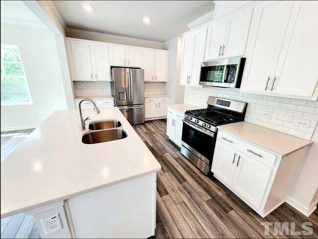 Building Photo - 5048 Tura St