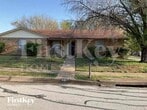 Foto principal - 6481 Whitehurst Dr