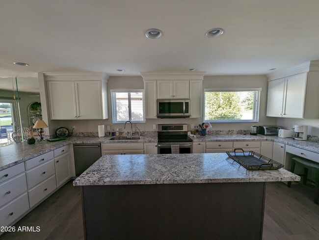 Building Photo - 25826 S Cedarcrest Dr