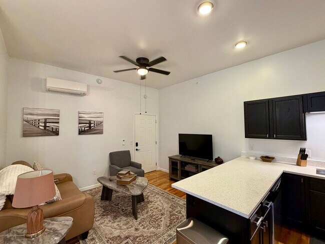 Foto del edificio - 719 N 3rd Ave