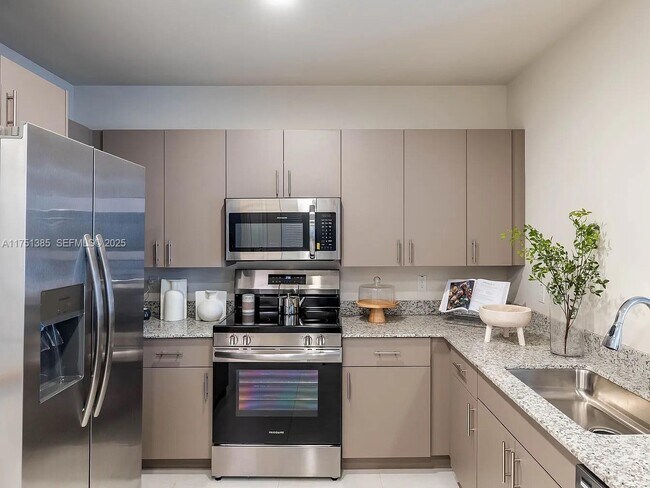 Building Photo - 618 NE 2nd St