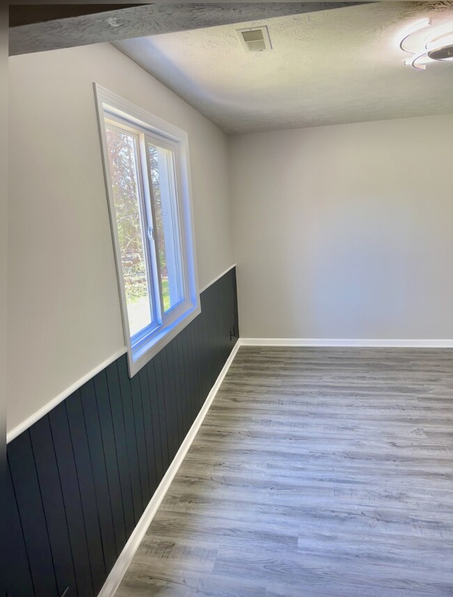 Building Photo - 18303 Sunset Ln