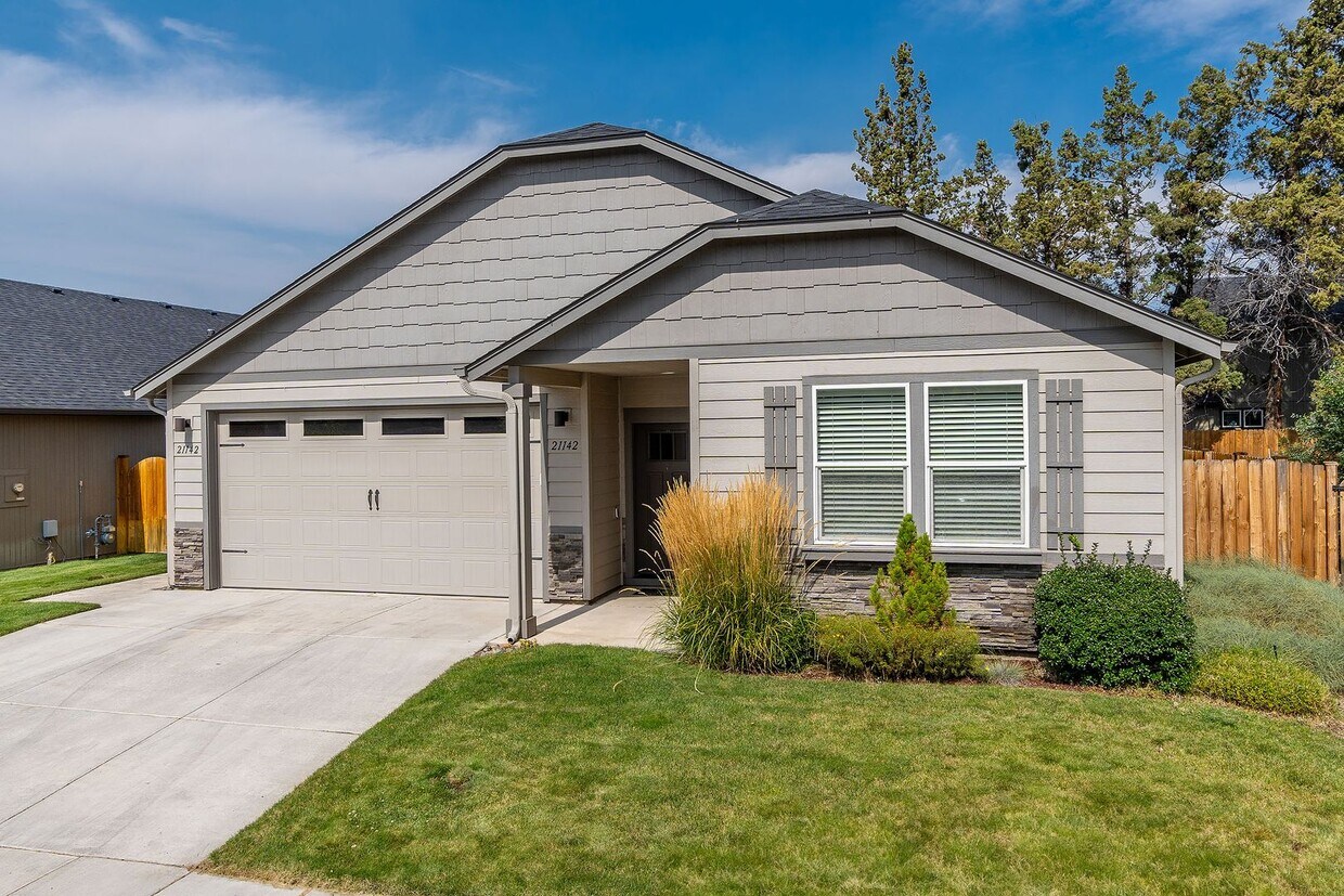 Primary Photo - Spacious single level Orchard floorplan wi...