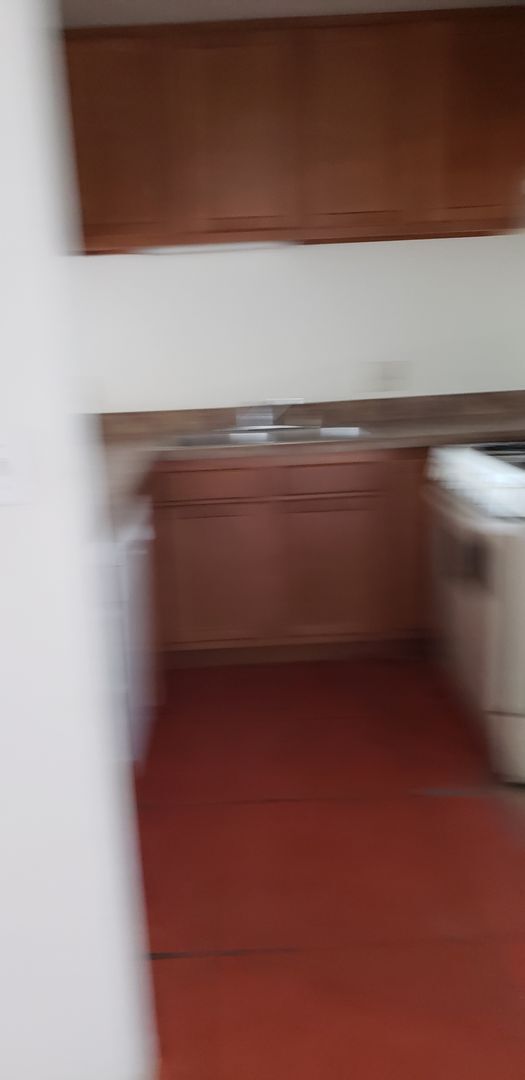 Building Photo - 810 S Langley Ave