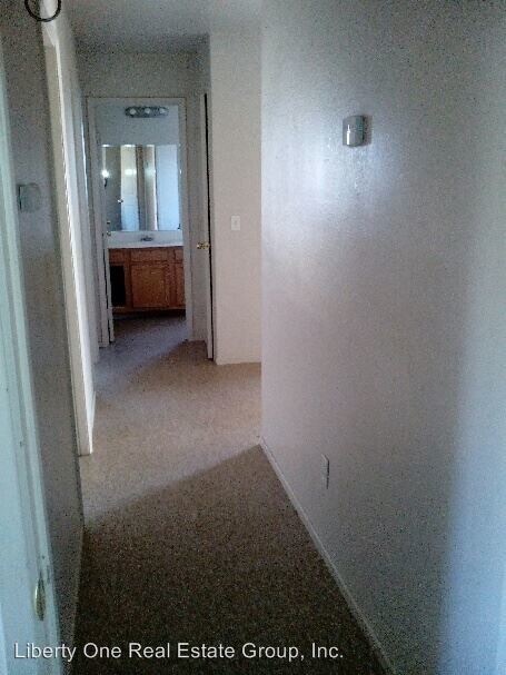 Building Photo - 3 br, 1 bath House - 605 N 5th Apt D